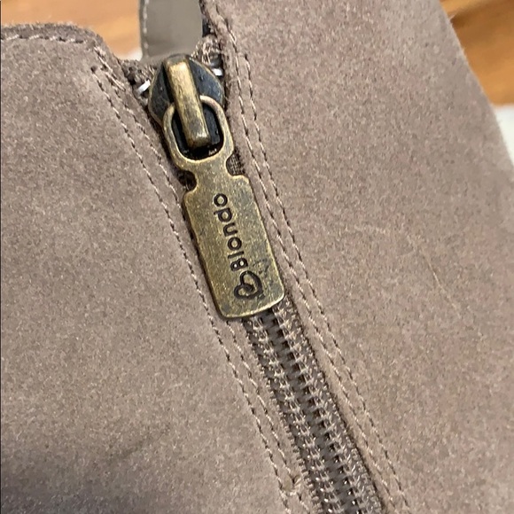 Blondo Linda Tan Ankle Booties - Picture 9 of 11